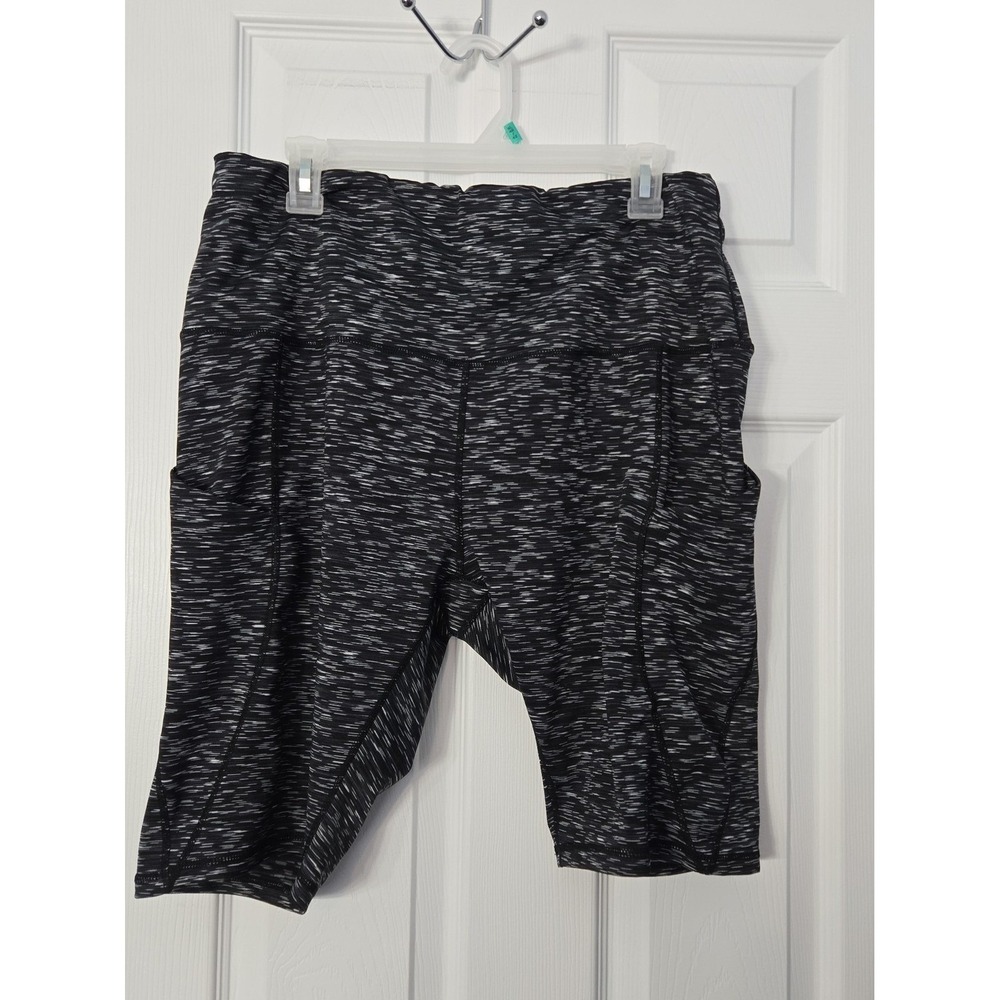 Ododos Womans Short‎ Athletic. Size L/ XL  Black & White